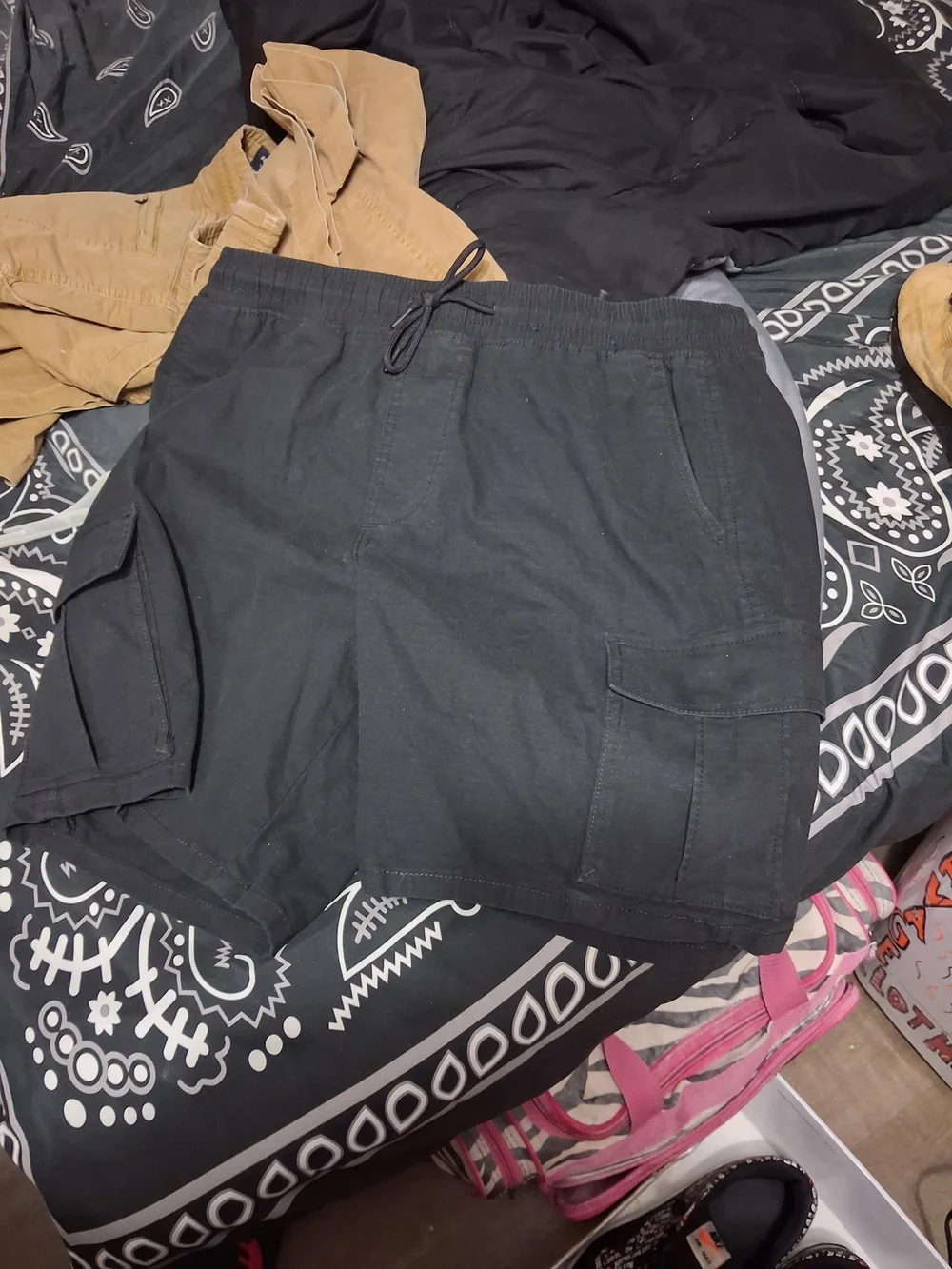 There Are Three Pairs Total Two Pairs American Eagle One Pair Hollister Men Xl